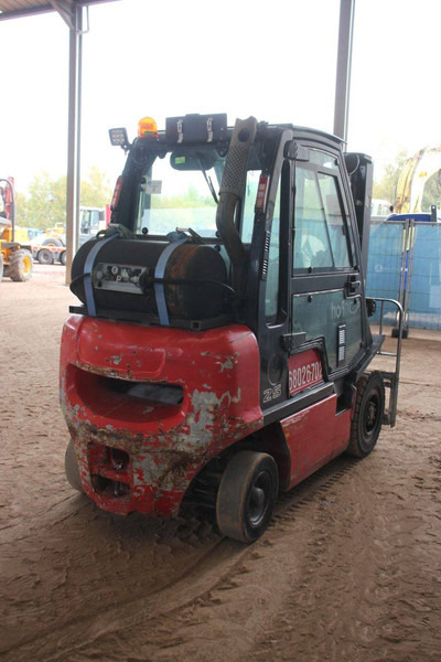Nissan 25 - LPG forklift: picture 5 Nissan 25 - LPG forklift: picture 5