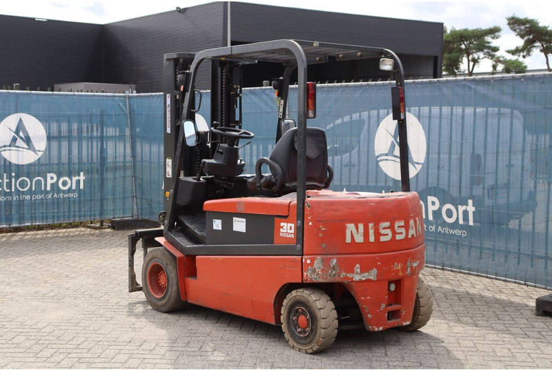 Nissan G002L-30CU - Electric forklift: picture 4 Nissan G002L-30CU - Electric forklift: picture 4