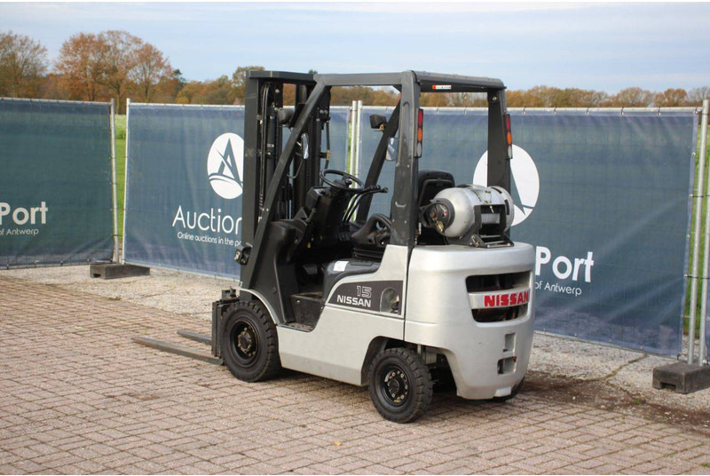 Nissan P1P1A15D - LPG forklift: picture 3 Nissan P1P1A15D - LPG forklift: picture 3