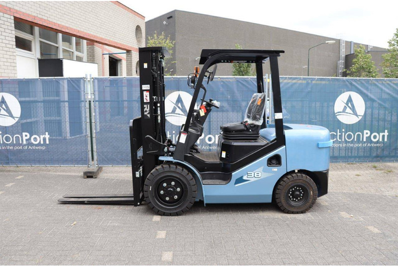 RY C38 - Diesel forklift: picture 2 RY C38 - Diesel forklift: picture 2
