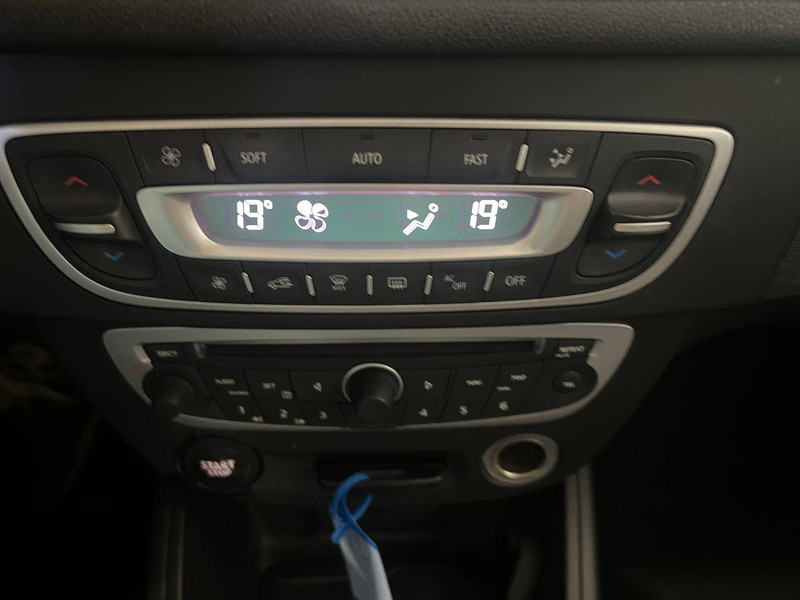 Car Renault Mégane: picture 6