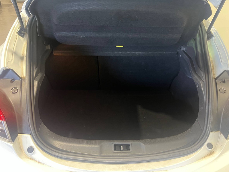 Car Renault Mégane: picture 12
