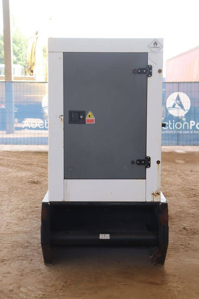 SDMO R165 - Generator set: picture 5 SDMO R165 - Generator set: picture 5