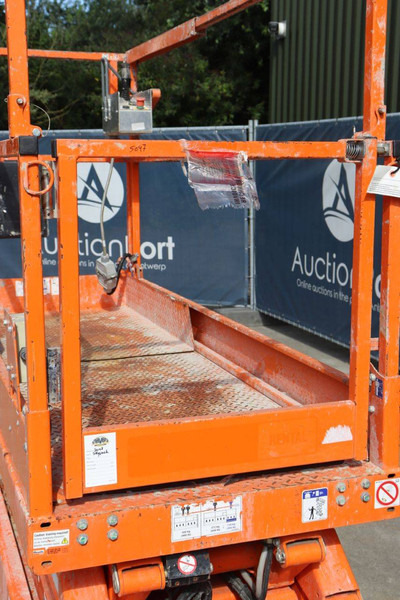 Scissor lift Skyjack: picture 16