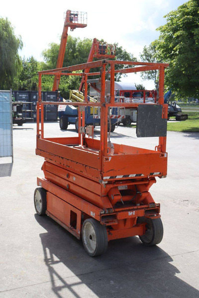 Scissor lift Skyjack: picture 7