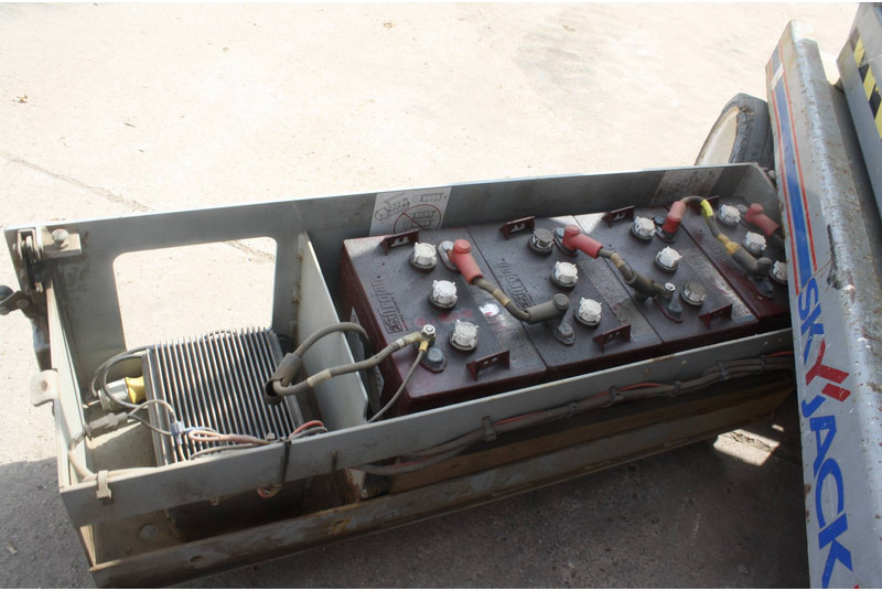 Scissor lift Skyjack SJ III - 4632: picture 13