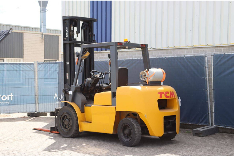TCM 244 - LPG forklift: picture 4 TCM 244 - LPG forklift: picture 4