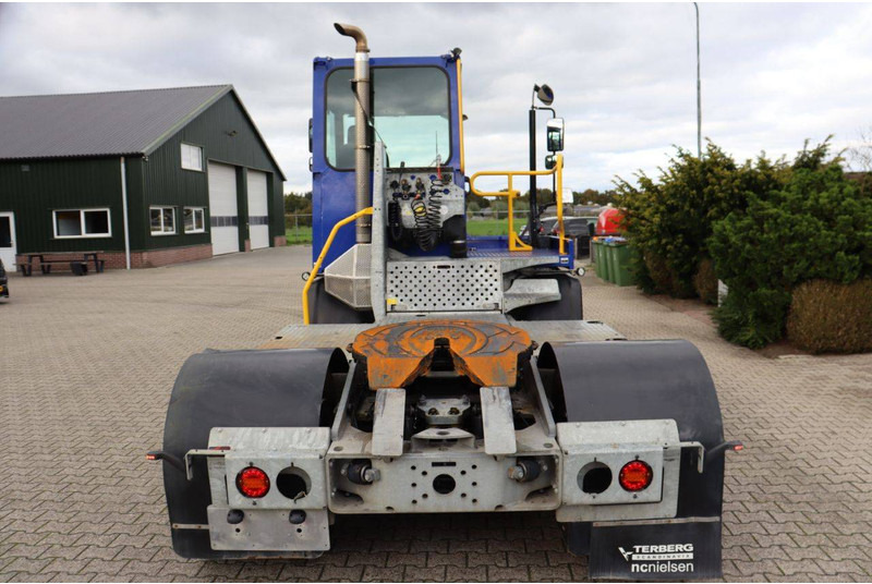 Terberg YT223 - Terminal tractor: picture 5 Terberg YT223 - Terminal tractor: picture 5