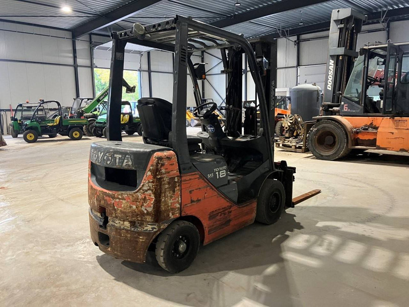 Toyota 02-8FDF18 - Diesel forklift: picture 5 Toyota 02-8FDF18 - Diesel forklift: picture 5