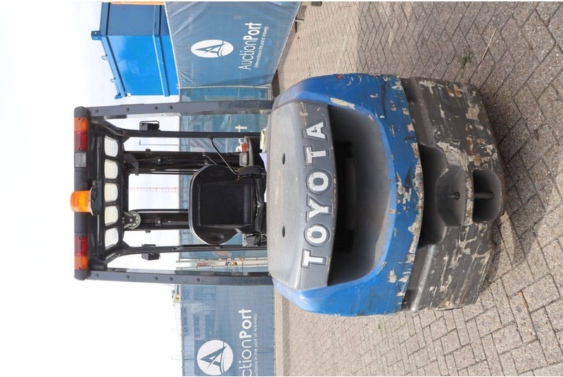 Toyota 02-8FDF30 - Diesel forklift: picture 5 Toyota 02-8FDF30 - Diesel forklift: picture 5