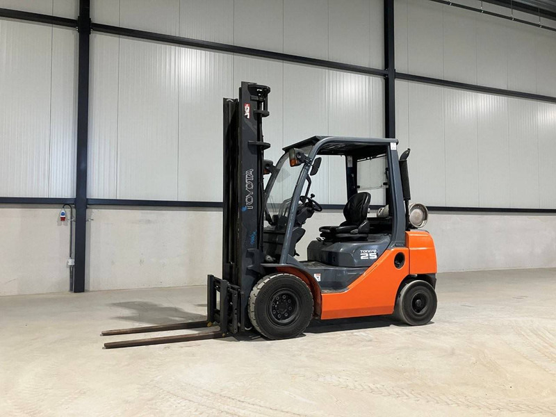 Toyota 02-8FG25 - LPG forklift: picture 1 Toyota 02-8FG25 - LPG forklift: picture 1