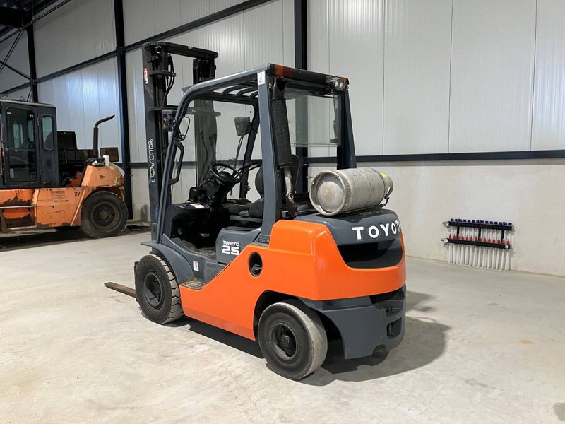 Toyota 02-8FG25 - LPG forklift: picture 3 Toyota 02-8FG25 - LPG forklift: picture 3