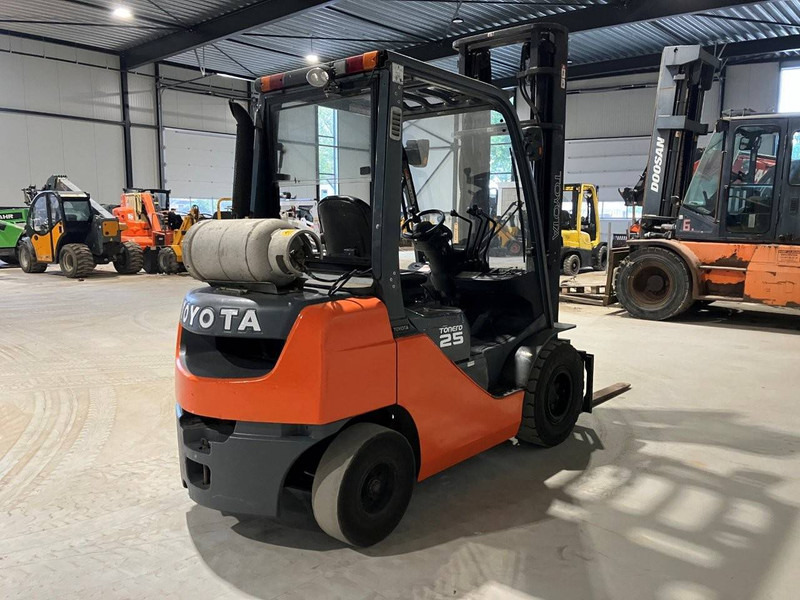 Toyota 02-8FG25 - LPG forklift: picture 5 Toyota 02-8FG25 - LPG forklift: picture 5