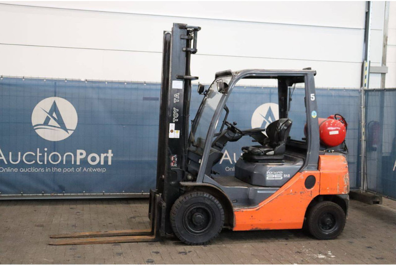 Toyota 02-8FGF25 - LPG forklift: picture 1 Toyota 02-8FGF25 - LPG forklift: picture 1
