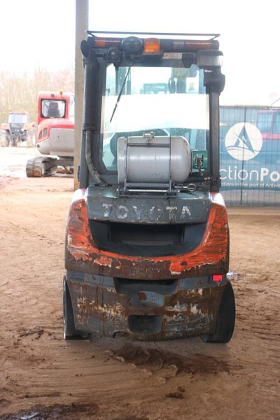 Toyota 06686GF30 - LPG forklift: picture 4 Toyota 06686GF30 - LPG forklift: picture 4