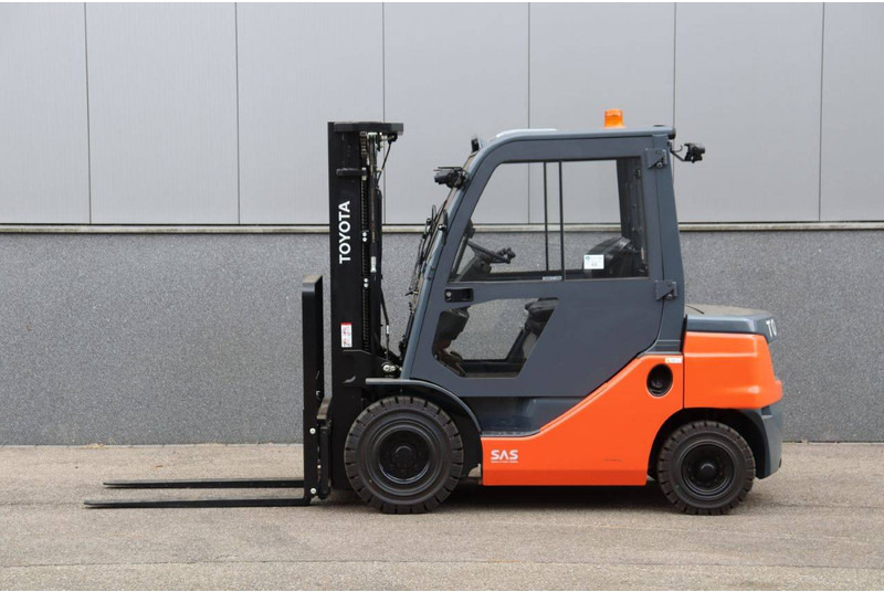 Toyota 52-8FDF25 - Diesel forklift: picture 2 Toyota 52-8FDF25 - Diesel forklift: picture 2