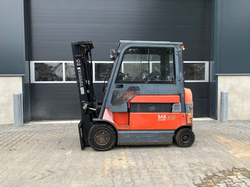 Toyota 7FBMF30 - Electric forklift: picture 2 Toyota 7FBMF30 - Electric forklift: picture 2