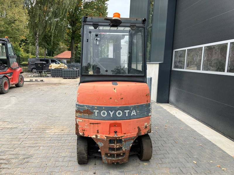 Toyota 7FBMF30 - Electric forklift: picture 4 Toyota 7FBMF30 - Electric forklift: picture 4
