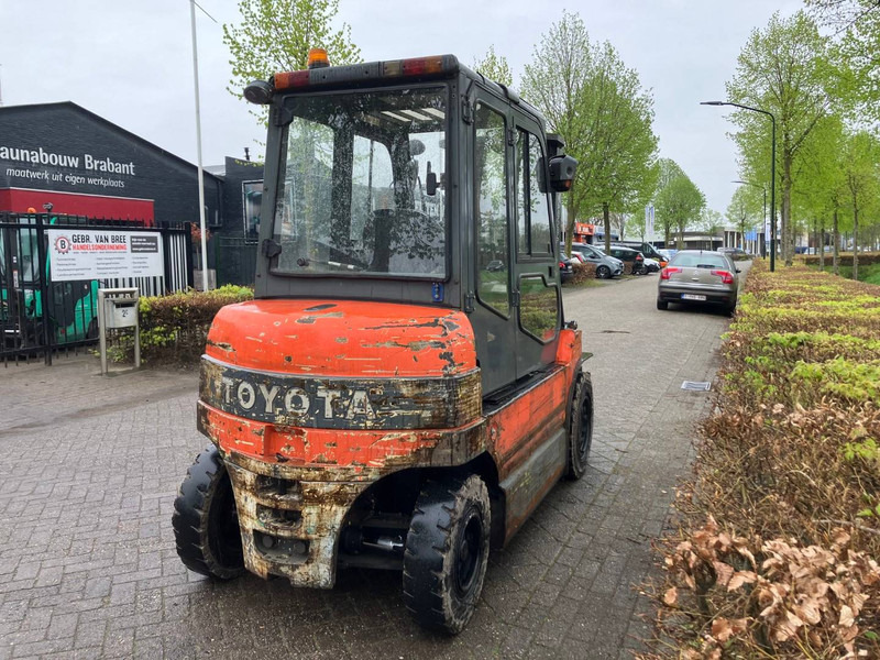 Toyota 7FBMF40 - Electric forklift: picture 5 Toyota 7FBMF40 - Electric forklift: picture 5