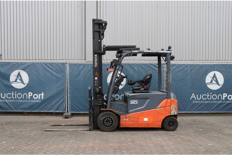 Toyota 8FBMT30 - Electric forklift: picture 2 Toyota 8FBMT30 - Electric forklift: picture 2