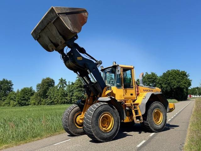 Wheel loader Volvo L110E: picture 8