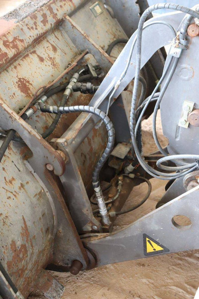 Wheel loader Volvo L25F-P: picture 11