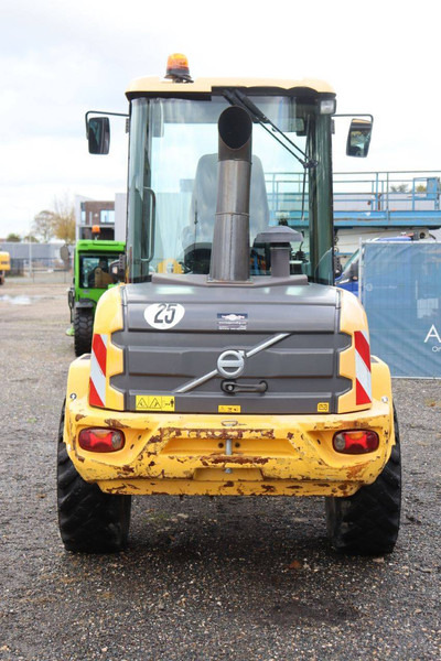 Volvo L30G - Wheel loader: picture 5 Volvo L30G - Wheel loader: picture 5