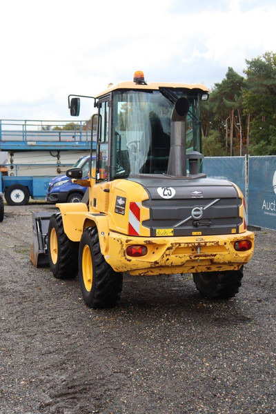 Volvo L30G - Wheel loader: picture 4 Volvo L30G - Wheel loader: picture 4