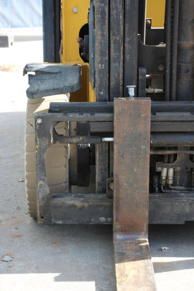 Diesel forklift Yale GDP25LX: picture 11