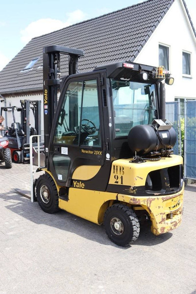 Yale GLP25VX V2770 - LPG forklift: picture 4 Yale GLP25VX V2770 - LPG forklift: picture 4