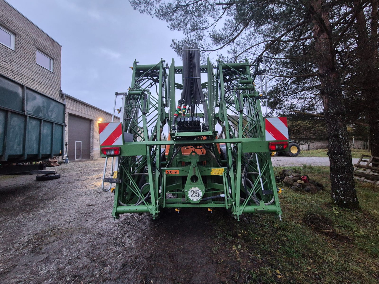 AMAZONE UG 2200 Special - Trailed sprayer: picture 2 AMAZONE UG 2200 Special - Trailed sprayer: picture 2