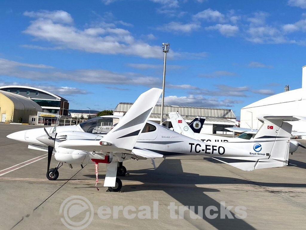 2008 Diamond DA42 Twin Star-Airplane - Ground support equipment: picture 3 2008 Diamond DA42 Twin Star-Airplane - Ground support equipment: picture 3