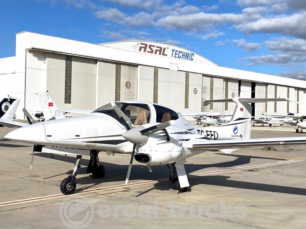 2008 Diamond DA42 Twin Star-Airplane - Ground support equipment: picture 1 2008 Diamond DA42 Twin Star-Airplane - Ground support equipment: picture 1