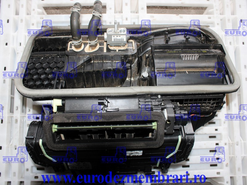 CARCASA SISTEM CLIMATIZARE MERCEDES ACTROS MP4 A9608305560 - A/C part for Truck: picture 1 CARCASA SISTEM CLIMATIZARE MERCEDES ACTROS MP4 A9608305560 - A/C part for Truck: picture 1