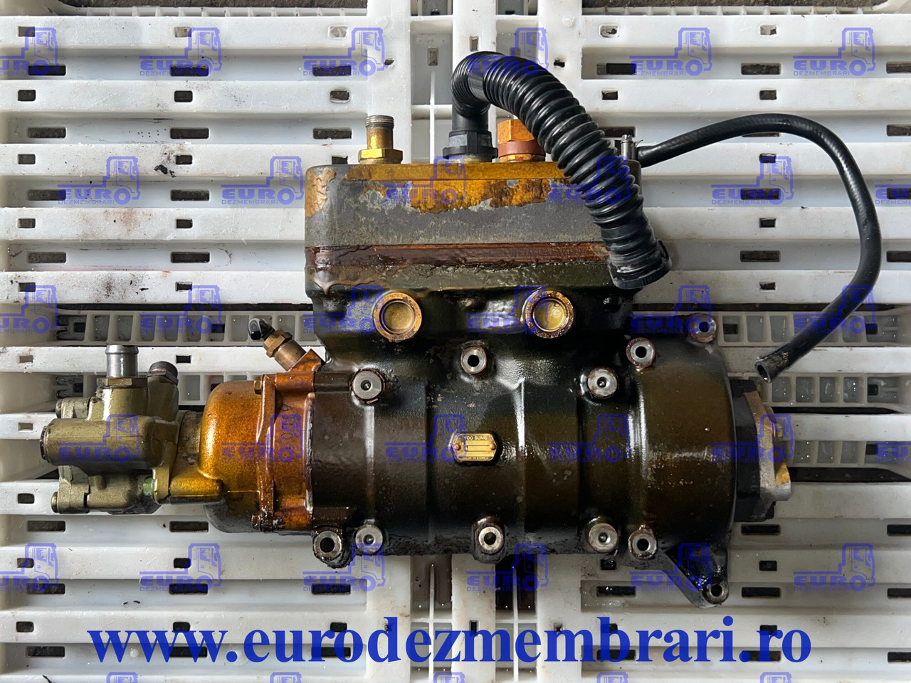 COMPRESOR AER + POMPA SERVODIRECTIE MAN TGX D3876 51.54100.7240, 81.47101.6137 - Air brake compressor for Truck: picture 1 COMPRESOR AER + POMPA SERVODIRECTIE MAN TGX D3876 51.54100.7240, 81.47101.6137 - Air brake compressor for Truck: picture 1