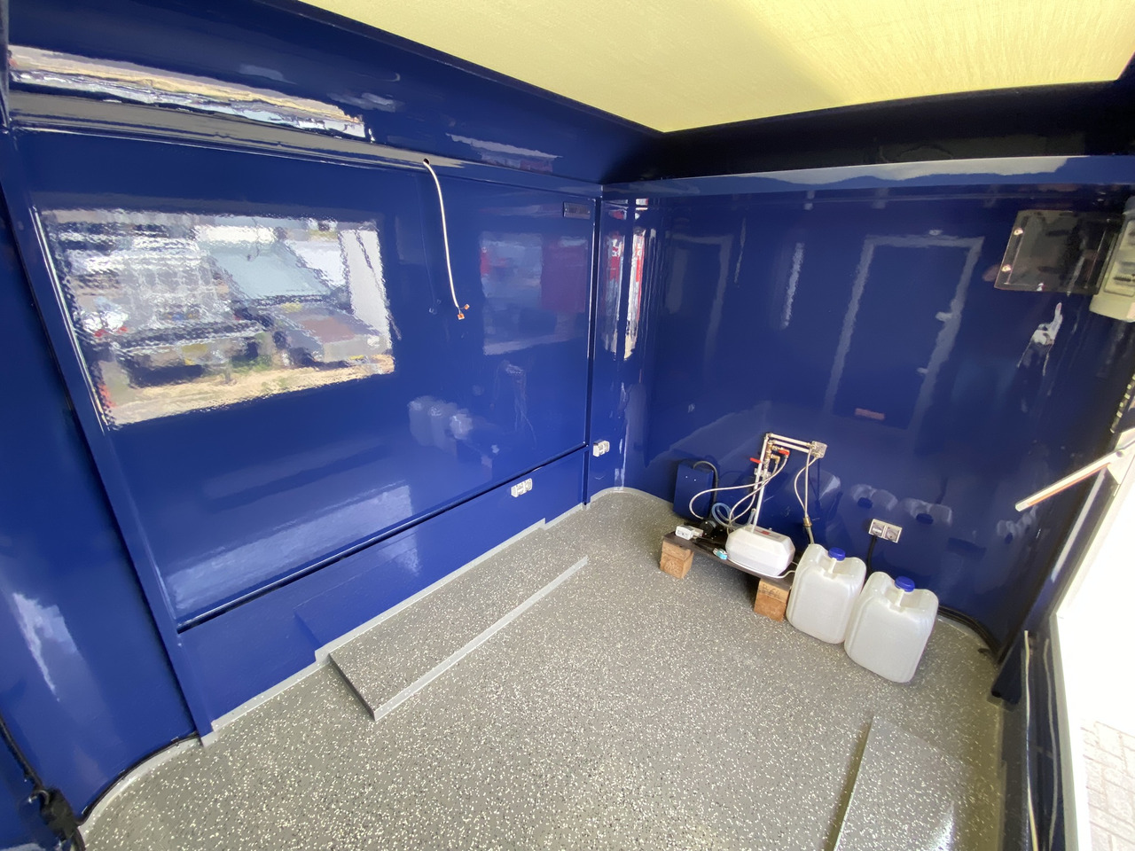 WARK PREMIUM 3m - Vending trailer: picture 4 WARK PREMIUM 3m - Vending trailer: picture 4