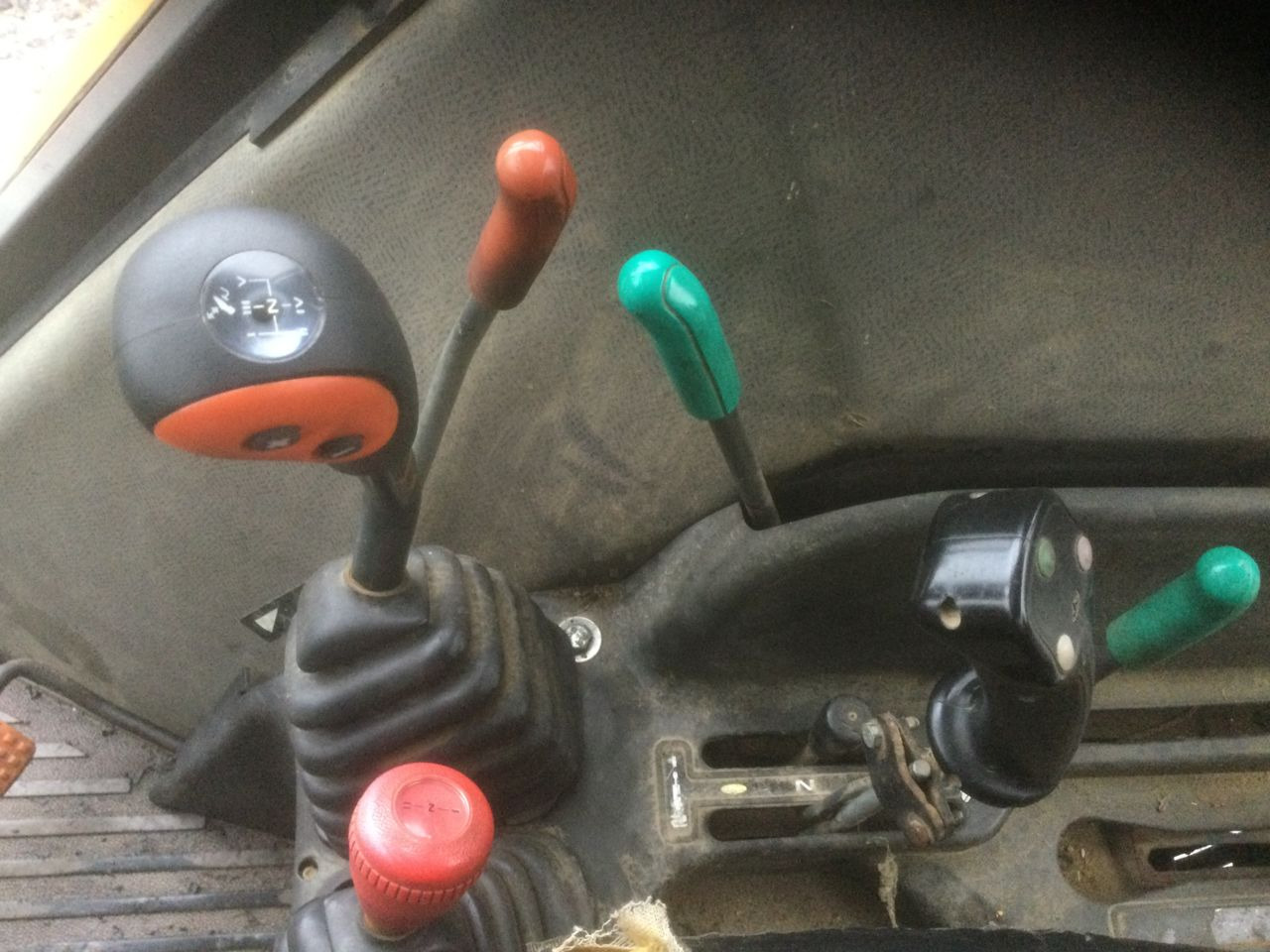 Renault CERES 355 X - Farm tractor: picture 5 Renault CERES 355 X - Farm tractor: picture 5