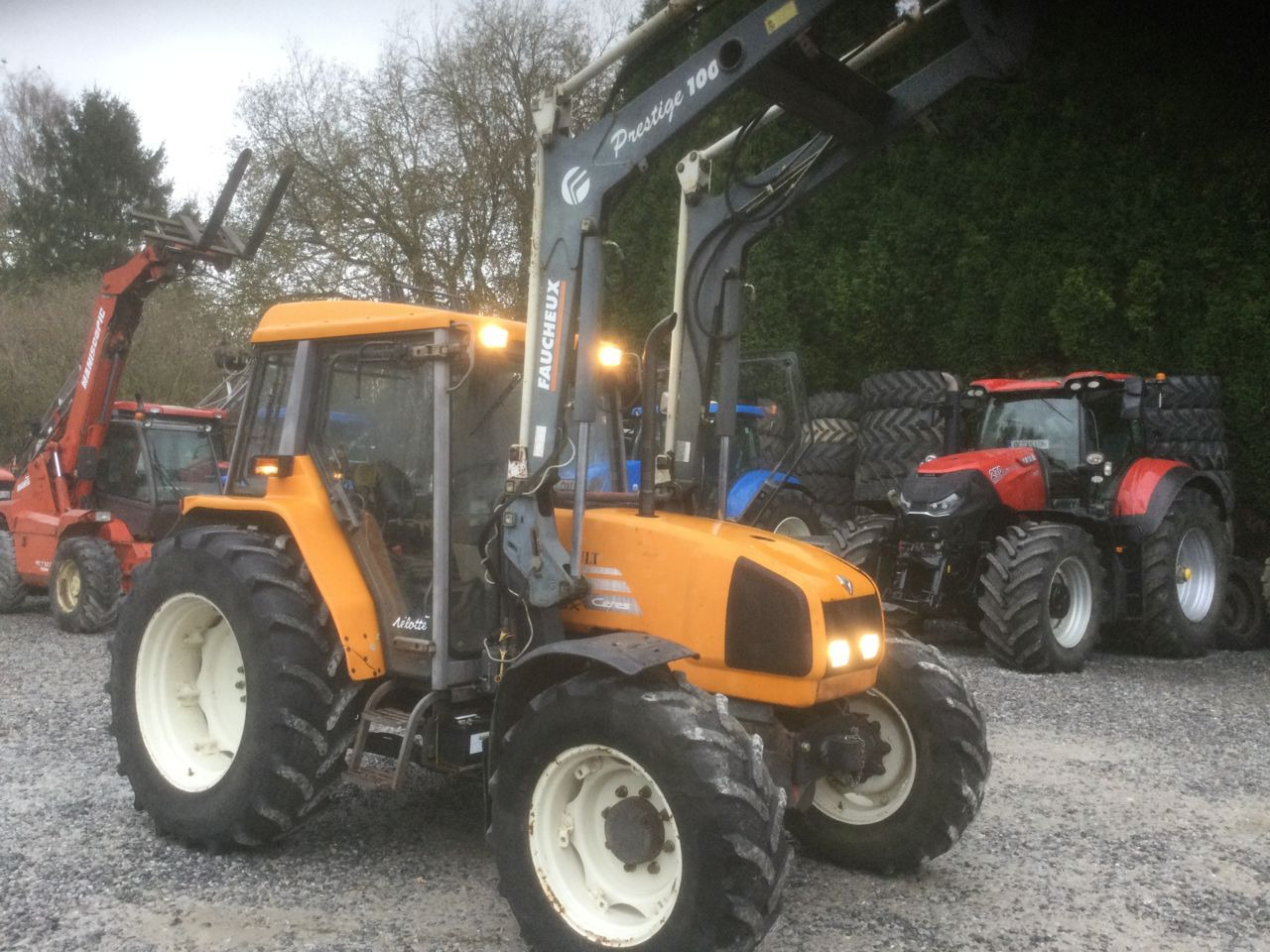 Renault CERES 355 X - Farm tractor: picture 3 Renault CERES 355 X - Farm tractor: picture 3