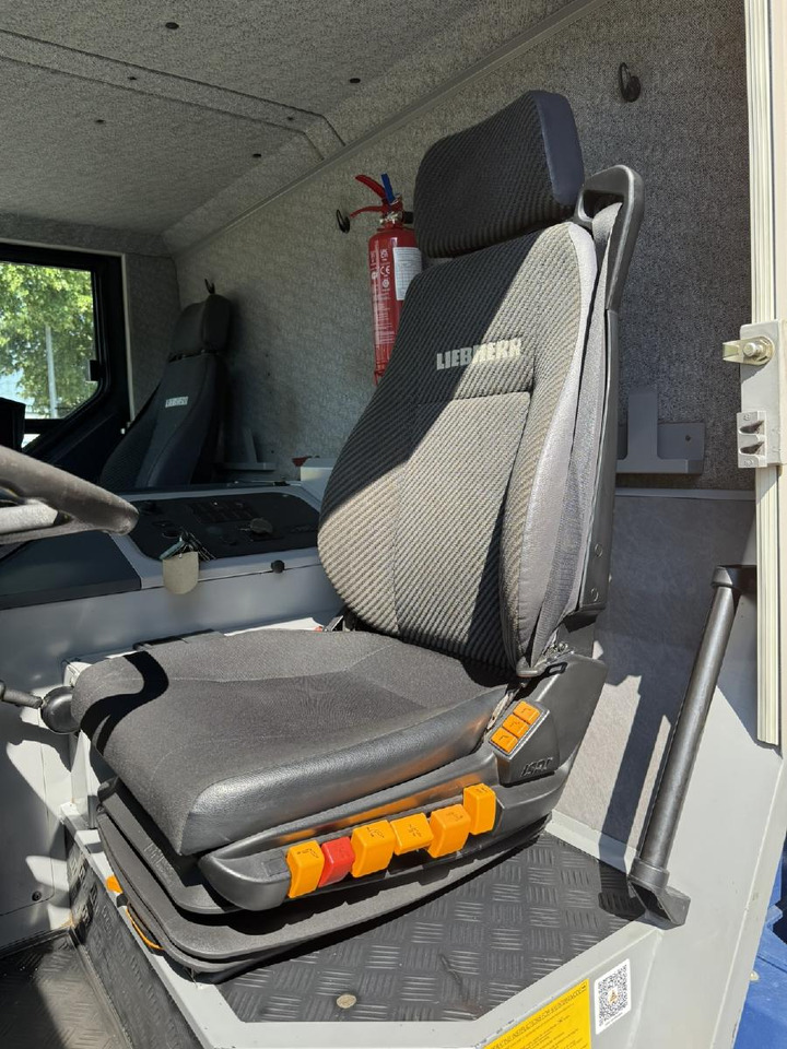 Leasing of Liebherr LTM 1070-4.1 (08 - 059 580) Liebherr LTM 1070-4.1 (08 - 059 580): picture 15 Leasing of Liebherr LTM 1070-4.1 (08 - 059 580) Liebherr LTM 1070-4.1 (08 - 059 580): picture 15