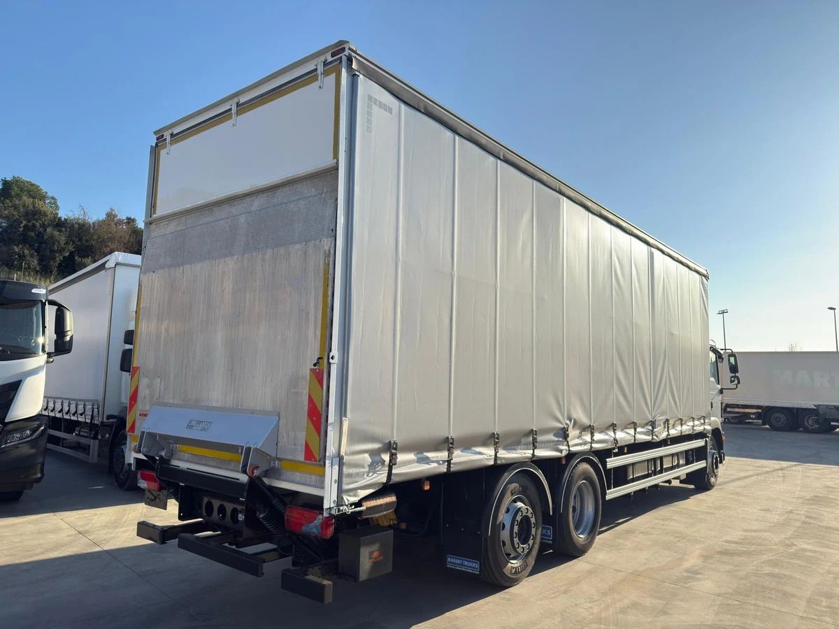 MAN 26.320 TGM - Curtainsider truck: picture 3 MAN 26.320 TGM - Curtainsider truck: picture 3