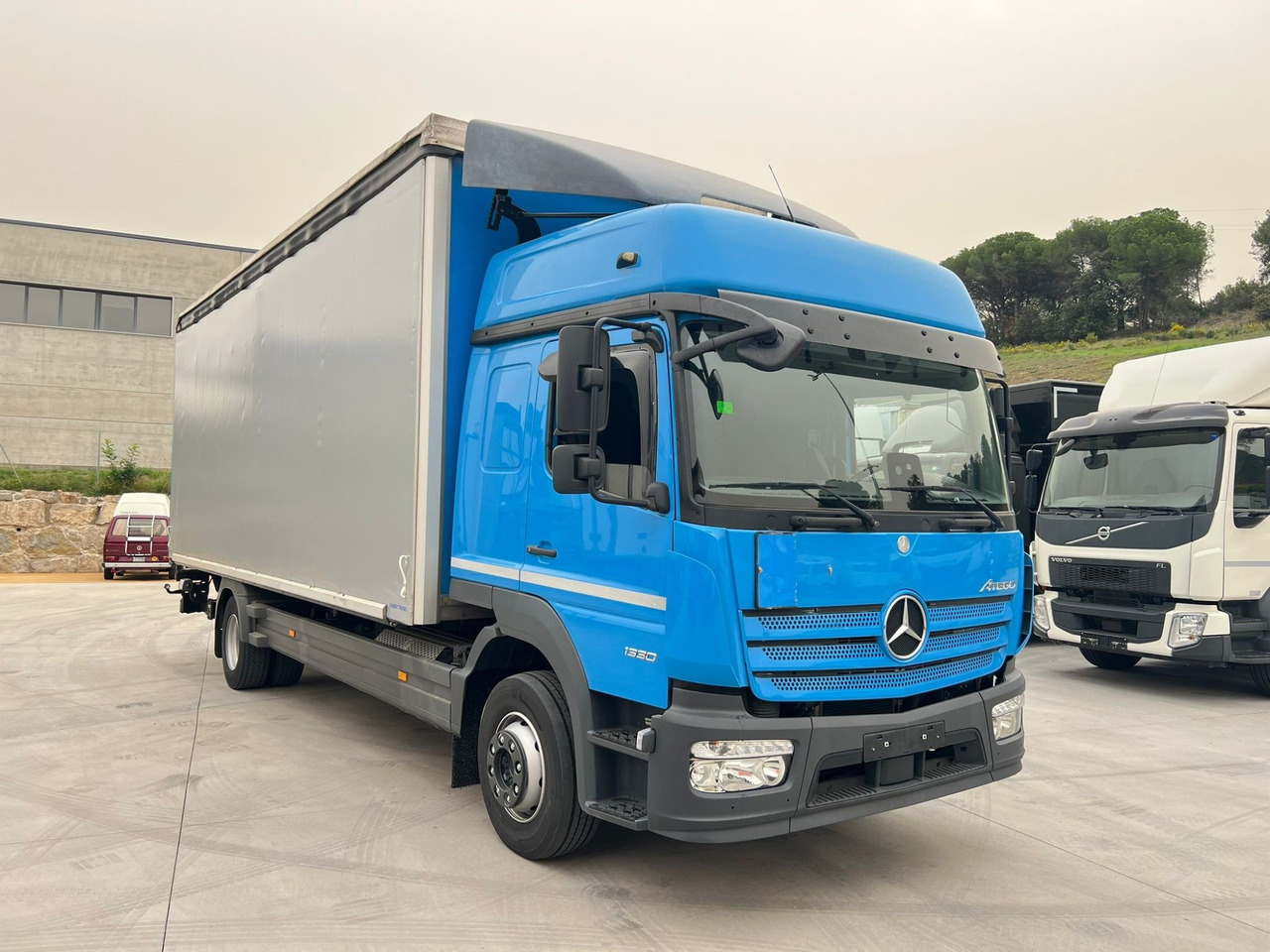 MERCEDES BENZ 13.30L Atego E6 (Tauliner) - Curtainsider truck: picture 2 MERCEDES BENZ 13.30L Atego E6 (Tauliner) - Curtainsider truck: picture 2