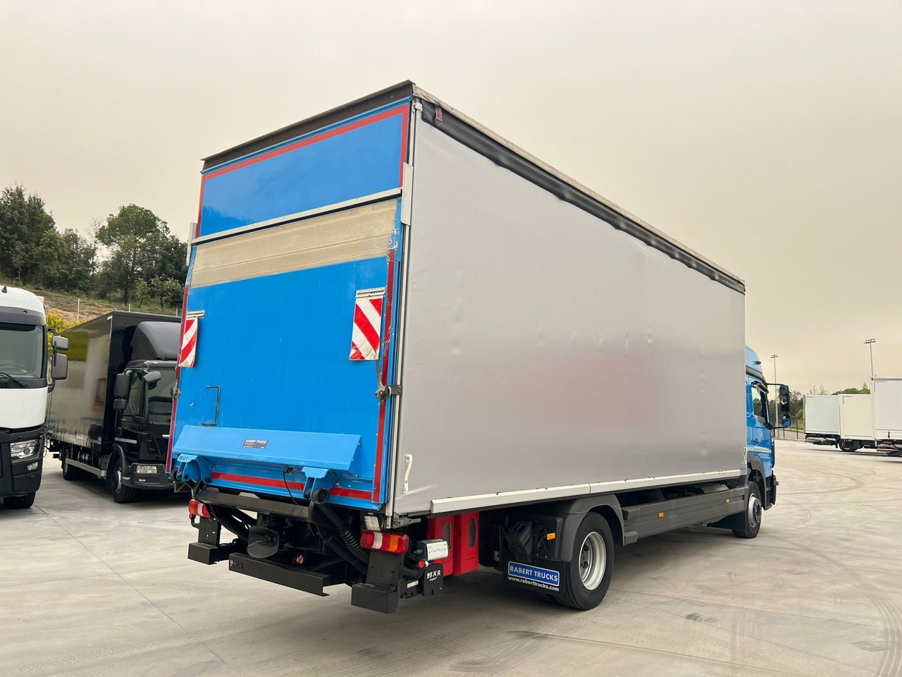 MERCEDES BENZ 13.30L Atego E6 (Tauliner) - Curtainsider truck: picture 3 MERCEDES BENZ 13.30L Atego E6 (Tauliner) - Curtainsider truck: picture 3