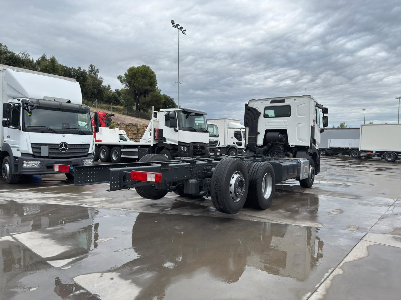 RENAULT C380.26 E6 (Chassis) - Cab chassis truck: picture 2 RENAULT C380.26 E6 (Chassis) - Cab chassis truck: picture 2