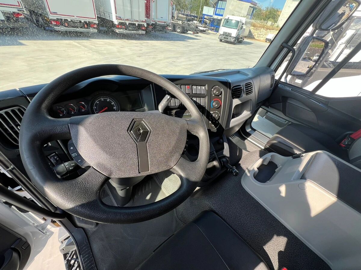 RENAULT D14.210 - Box truck: picture 5 RENAULT D14.210 - Box truck: picture 5