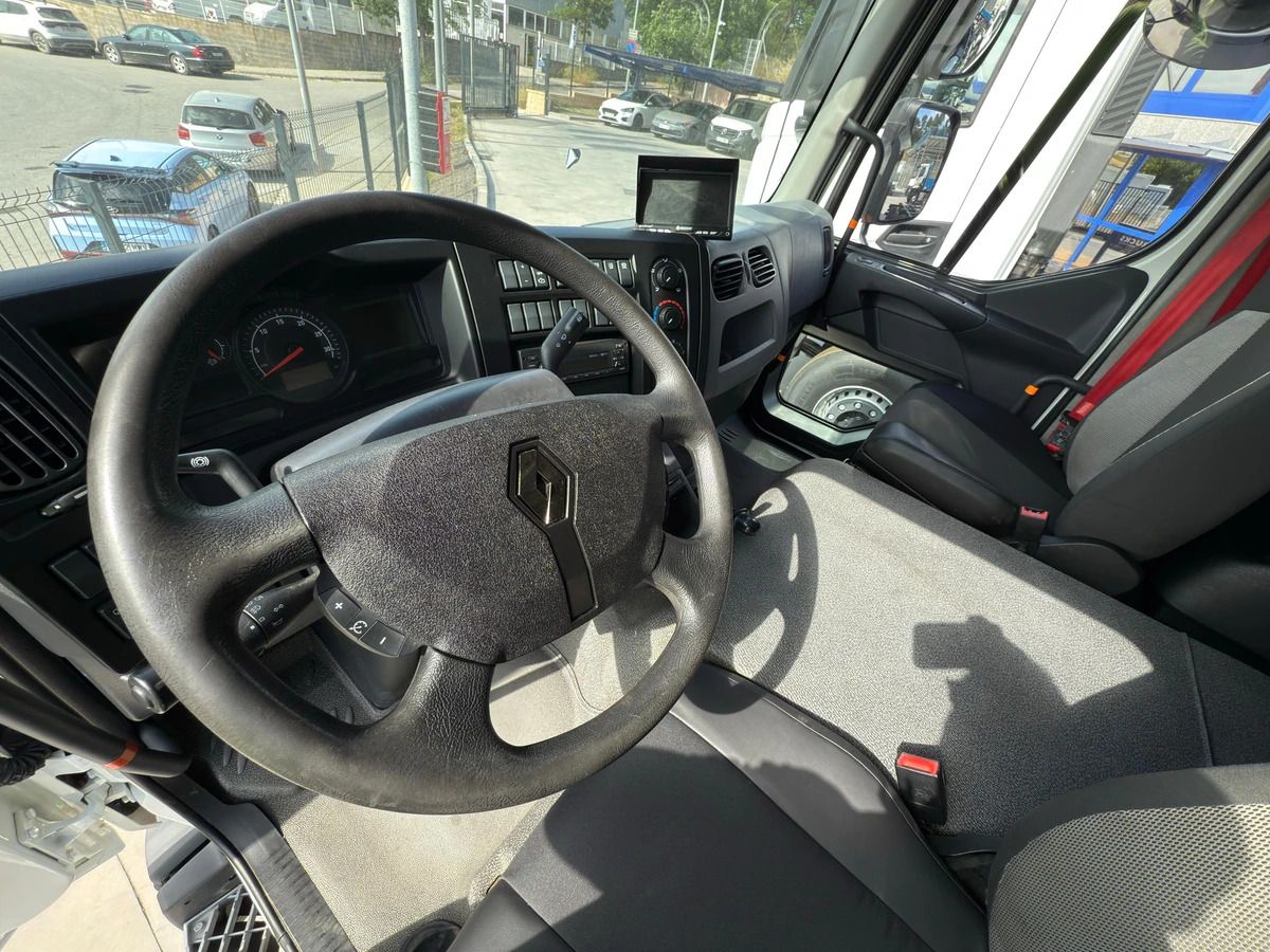 RENAULT D19.280 - Box truck: picture 5 RENAULT D19.280 - Box truck: picture 5