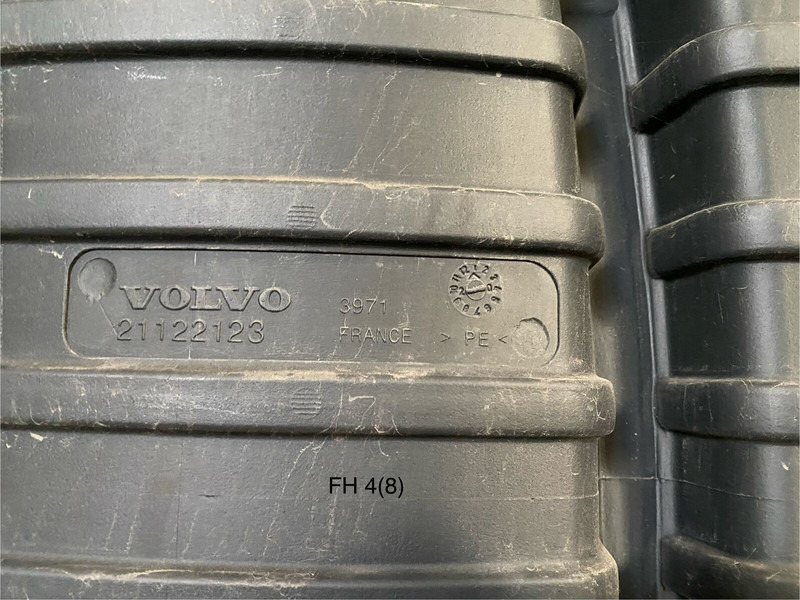 Volvo - Air intake pipe: picture 3 Volvo - Air intake pipe: picture 3