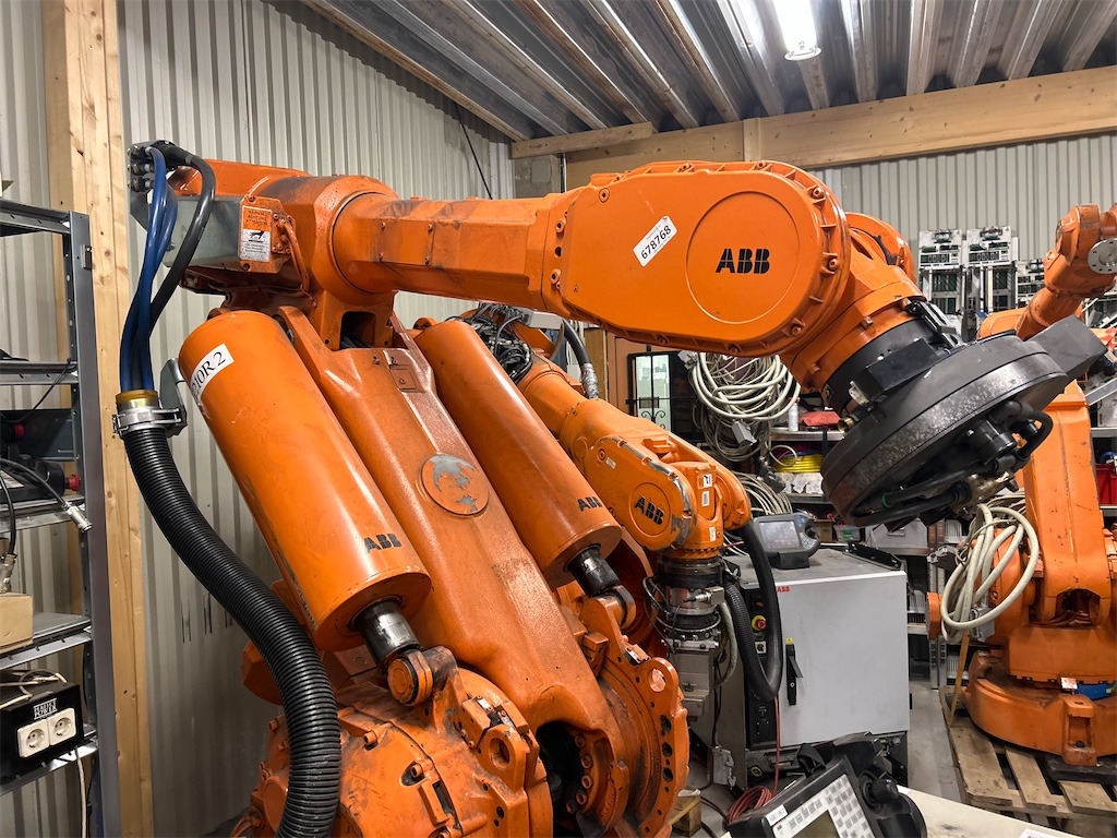 ABB IRB6400R/2,5-150 - Machine tool: picture 3 ABB IRB6400R/2,5-150 - Machine tool: picture 3
