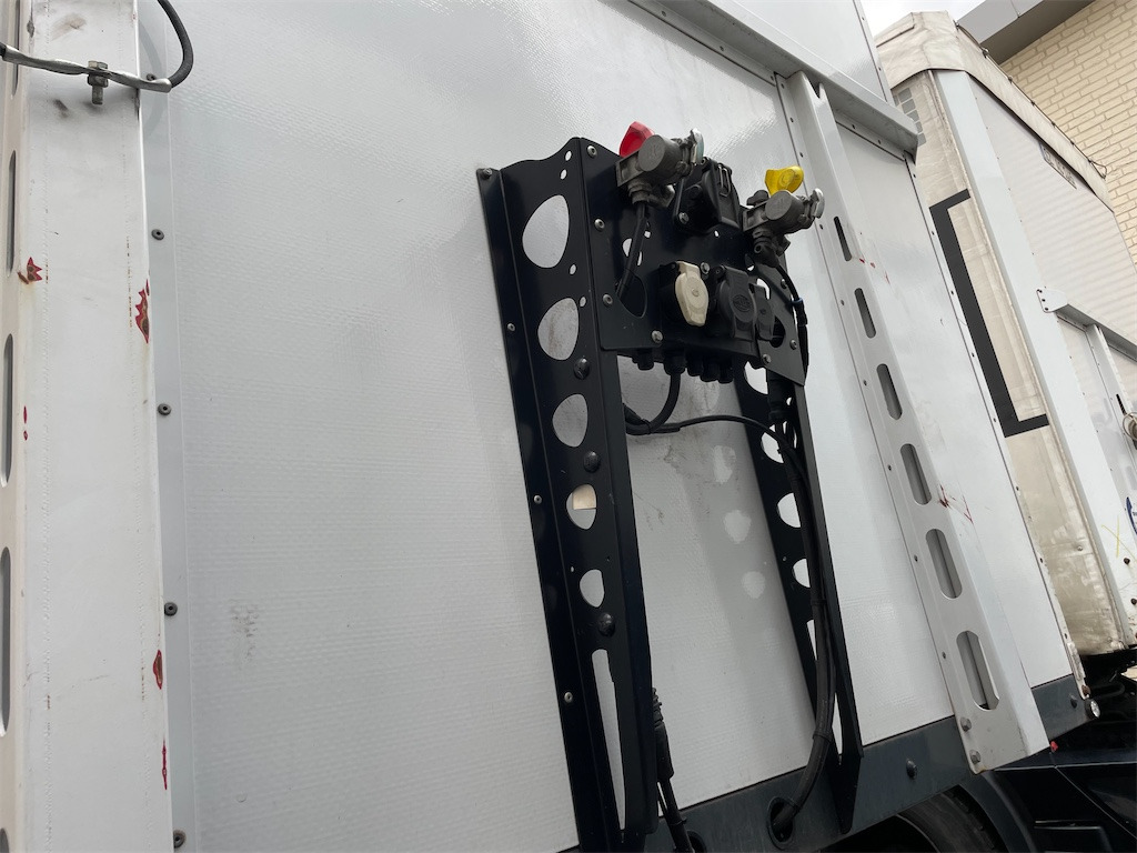 Berger SAPL24 Edscha (2022) - Curtainsider semi-trailer: picture 5 Berger SAPL24 Edscha (2022) - Curtainsider semi-trailer: picture 5