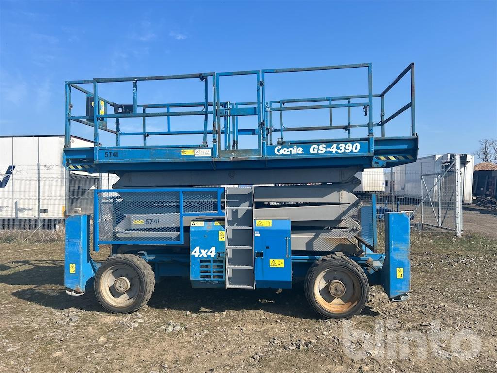 Genie GS -4390 4x4 - Scissor lift: picture 2 Genie GS -4390 4x4 - Scissor lift: picture 2