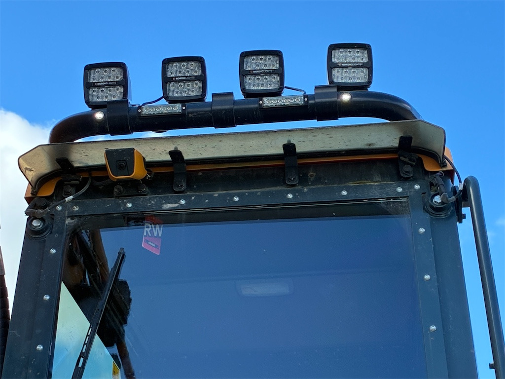 Crawler excavator Hyundai HX430L: picture 15